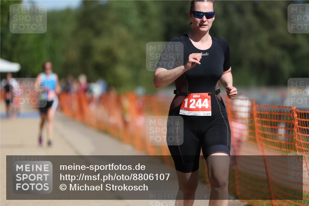 07.09.2025 - 19. Norderstedt Triathlon Michael Strokosch http://msf.ph/oto/8806107 07.09.2025 12:08:57 Laufen 185, 793, 806, 1244 meine-sportfotos.de
