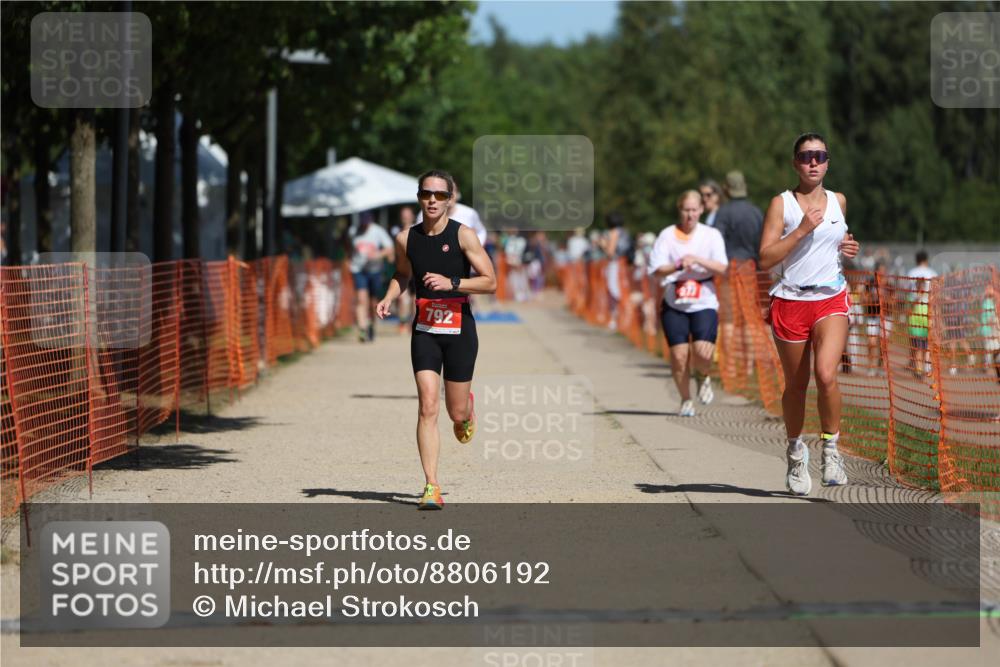 07.09.2025 - 19. Norderstedt Triathlon Michael Strokosch http://msf.ph/oto/8806192 07.09.2025 12:38:59 Laufen 165, 273, 724, 792 meine-sportfotos.de