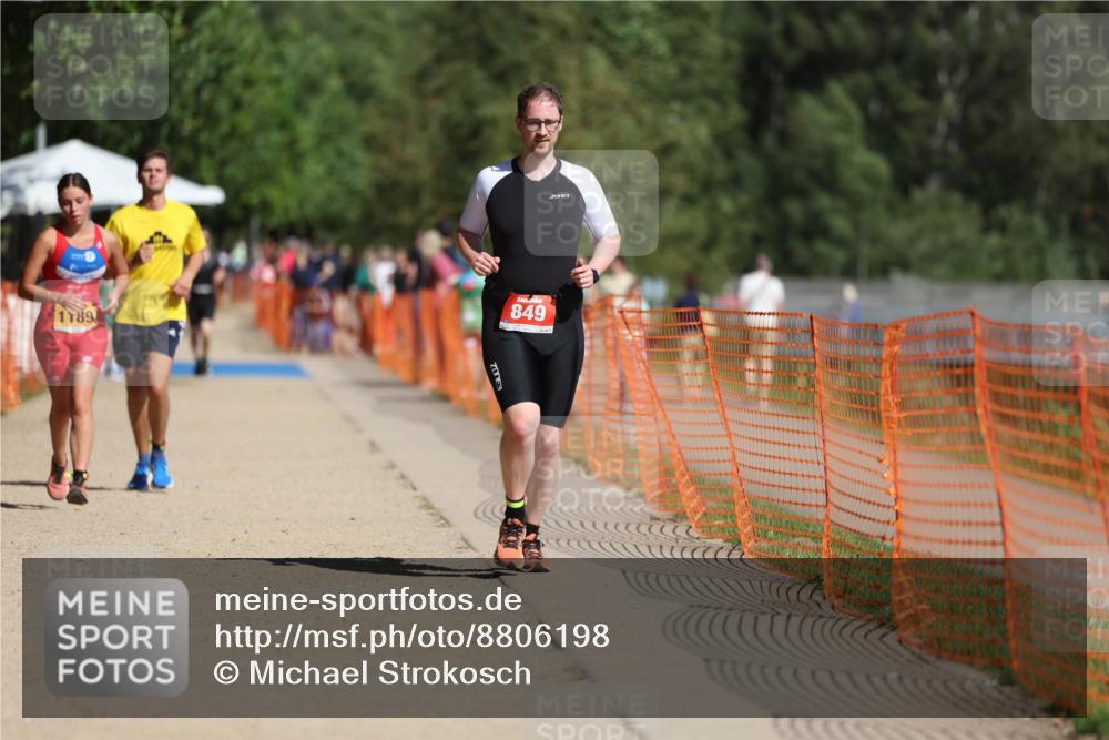 07.09.2025 - 19. Norderstedt Triathlon Michael Strokosch http://msf.ph/oto/8806198 07.09.2025 12:09:13 Laufen 228, 849, 1189 meine-sportfotos.de
