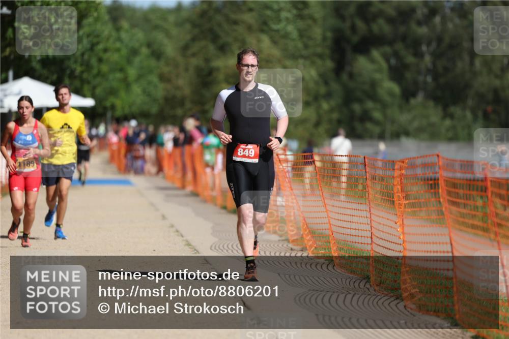 07.09.2025 - 19. Norderstedt Triathlon Michael Strokosch http://msf.ph/oto/8806201 07.09.2025 12:09:13 Laufen 228, 849, 1189 meine-sportfotos.de