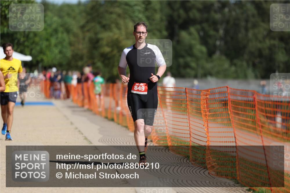07.09.2025 - 19. Norderstedt Triathlon Michael Strokosch http://msf.ph/oto/8806210 07.09.2025 12:09:14 Laufen 228, 849, 1189 meine-sportfotos.de