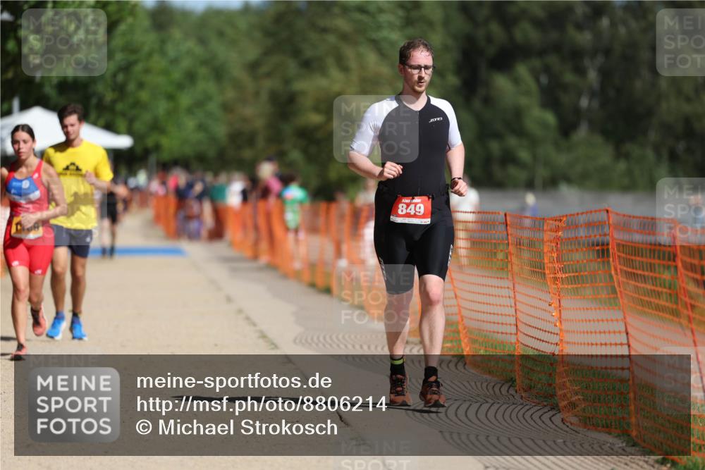 07.09.2025 - 19. Norderstedt Triathlon Michael Strokosch http://msf.ph/oto/8806214 07.09.2025 12:09:14 Laufen 228, 849, 1189 meine-sportfotos.de