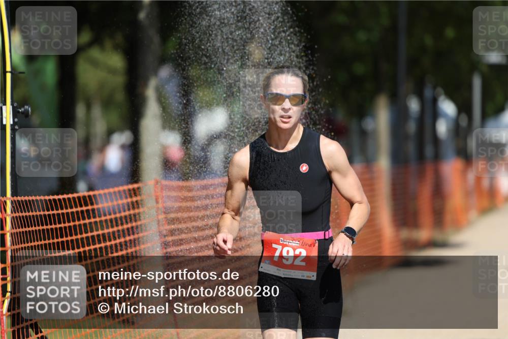 07.09.2025 - 19. Norderstedt Triathlon Michael Strokosch http://msf.ph/oto/8806280 07.09.2025 12:39:03 Laufen 165, 273, 724, 792 meine-sportfotos.de