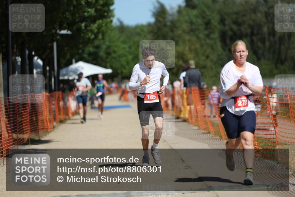 07.09.2025 - 19. Norderstedt Triathlon Michael Strokosch http://msf.ph/oto/8806301 07.09.2025 12:39:04 Laufen 165, 273, 724, 792 meine-sportfotos.de