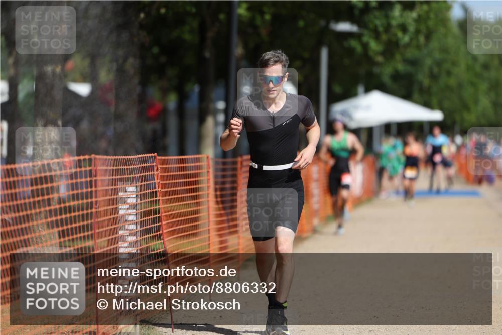 07.09.2025 - 19. Norderstedt Triathlon Michael Strokosch http://msf.ph/oto/8806332 07.09.2025 12:09:33 Laufen 859, 1383 meine-sportfotos.de