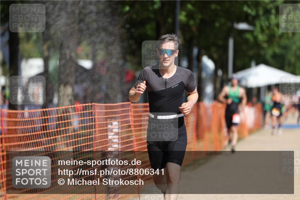 07.09.2025 - 19. Norderstedt Triathlon Michael Strokosch http://msf.ph/oto/8806341 07.09.2025 12:09:33 Laufen 859, 1383 meine-sportfotos.de