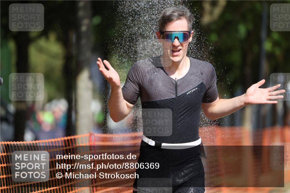 07.09.2025 - 19. Norderstedt Triathlon Michael Strokosch http://msf.ph/oto/8806369 07.09.2025 12:09:35 Laufen 859, 1383 meine-sportfotos.de