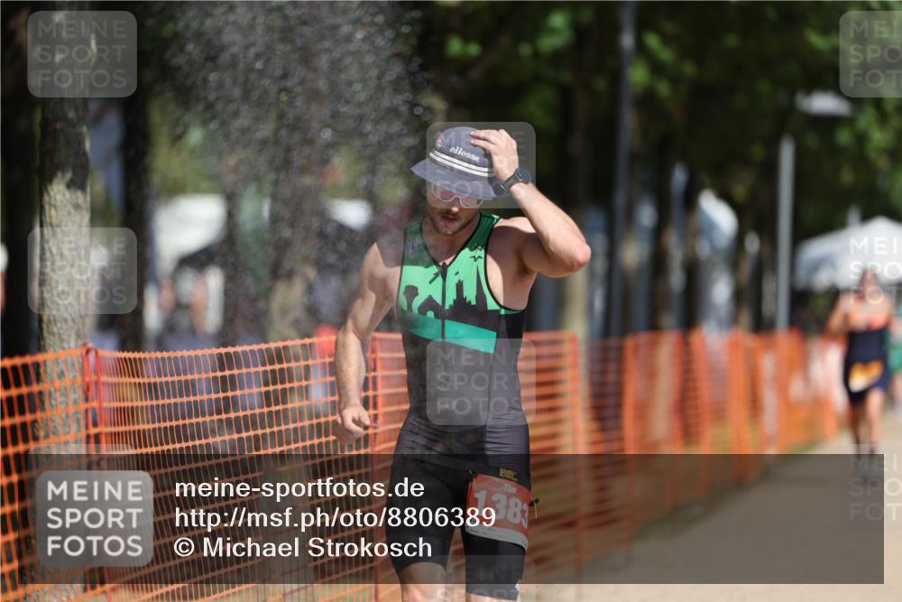 07.09.2025 - 19. Norderstedt Triathlon Michael Strokosch http://msf.ph/oto/8806389 07.09.2025 12:09:39 Laufen 1195, 1383 meine-sportfotos.de