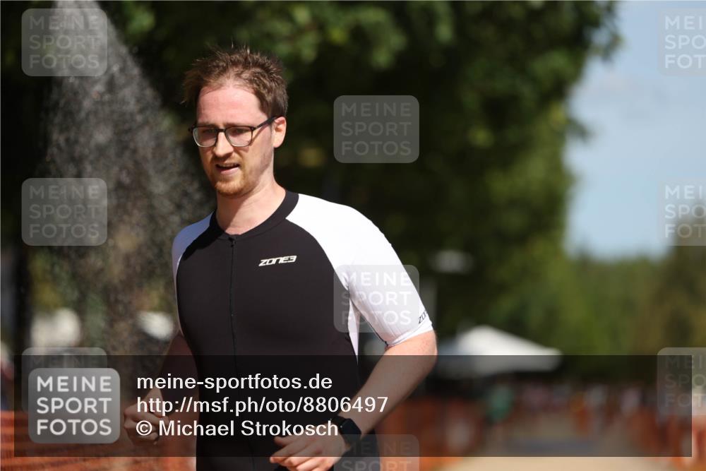 07.09.2025 - 19. Norderstedt Triathlon Michael Strokosch http://msf.ph/oto/8806497 07.09.2025 12:39:18 Laufen 826, 849 meine-sportfotos.de