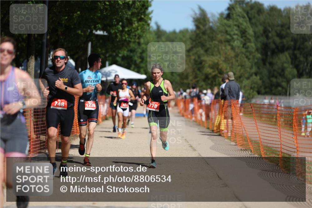 07.09.2025 - 19. Norderstedt Triathlon Michael Strokosch http://msf.ph/oto/8806534 07.09.2025 12:39:46 Laufen 748, 763, 767, 778, 1239 meine-sportfotos.de