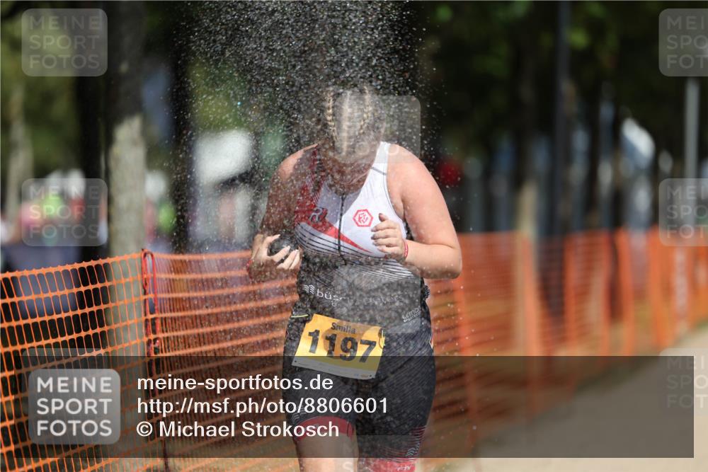 07.09.2025 - 19. Norderstedt Triathlon Michael Strokosch http://msf.ph/oto/8806601 07.09.2025 12:10:03 Laufen 1153, 1197 meine-sportfotos.de