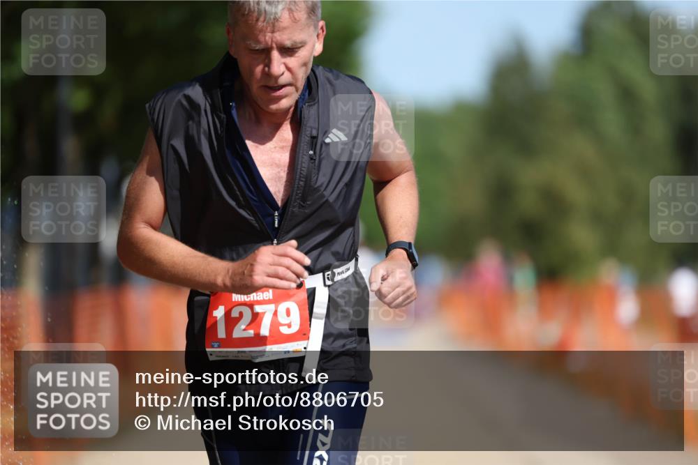 07.09.2025 - 19. Norderstedt Triathlon Michael Strokosch http://msf.ph/oto/8806705 07.09.2025 12:10:19 Laufen 826, 1164, 1279 meine-sportfotos.de