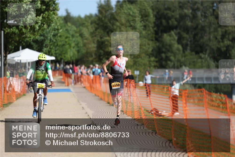 07.09.2025 - 19. Norderstedt Triathlon Michael Strokosch http://msf.ph/oto/8806733 07.09.2025 11:28:11 Laufen 1158 meine-sportfotos.de