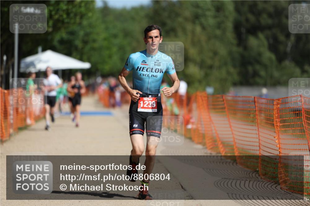 07.09.2025 - 19. Norderstedt Triathlon Michael Strokosch http://msf.ph/oto/8806804 07.09.2025 12:10:38 Laufen 1239 meine-sportfotos.de