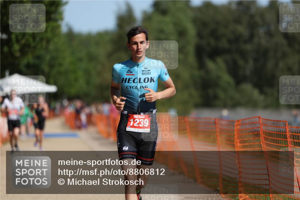 07.09.2025 - 19. Norderstedt Triathlon Michael Strokosch http://msf.ph/oto/8806812 07.09.2025 12:10:39 Laufen 1239 meine-sportfotos.de