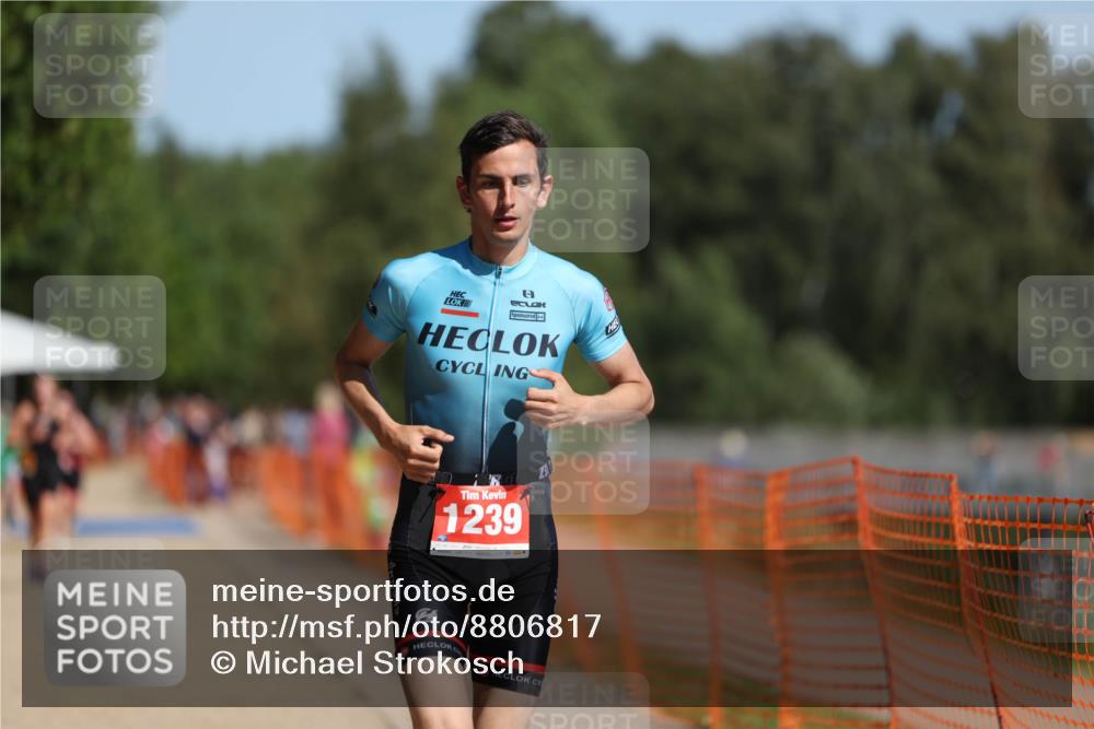 07.09.2025 - 19. Norderstedt Triathlon Michael Strokosch http://msf.ph/oto/8806817 07.09.2025 12:10:40 Laufen 1239 meine-sportfotos.de