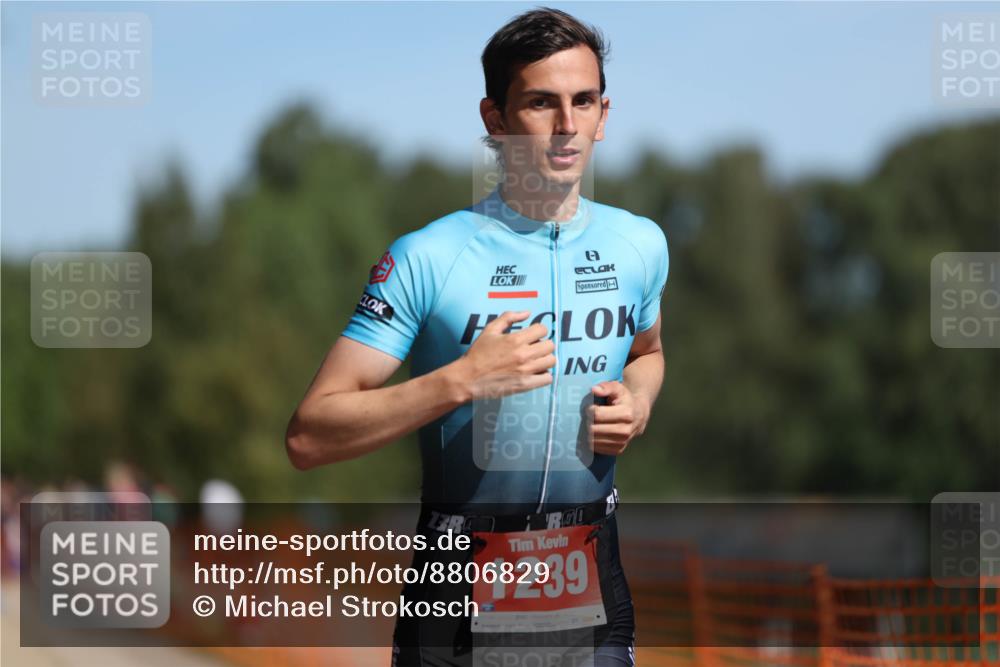 07.09.2025 - 19. Norderstedt Triathlon Michael Strokosch http://msf.ph/oto/8806829 07.09.2025 12:10:41 Laufen 300, 1239 meine-sportfotos.de