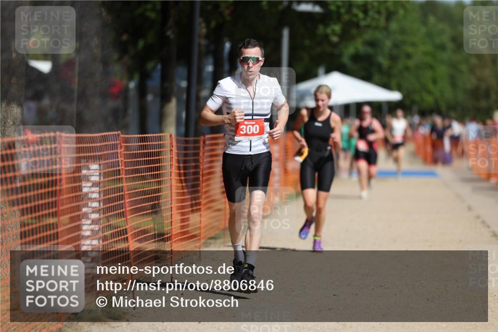 07.09.2025 - 19. Norderstedt Triathlon Michael Strokosch http://msf.ph/oto/8806846 07.09.2025 12:10:47 Laufen 300, 1155 meine-sportfotos.de