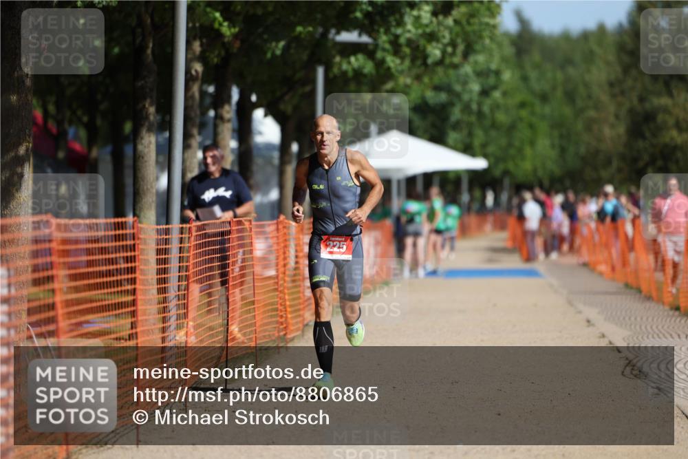 07.09.2025 - 19. Norderstedt Triathlon Michael Strokosch http://msf.ph/oto/8806865 07.09.2025 11:28:34 Laufen 225 meine-sportfotos.de