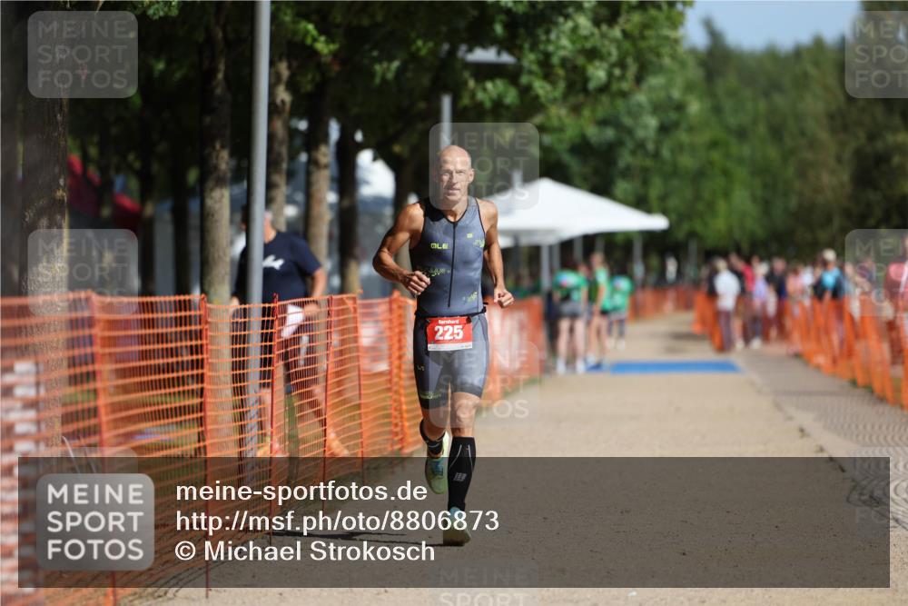 07.09.2025 - 19. Norderstedt Triathlon Michael Strokosch http://msf.ph/oto/8806873 07.09.2025 11:28:34 Laufen 225 meine-sportfotos.de