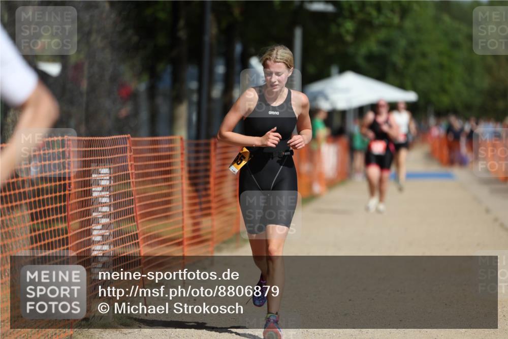 07.09.2025 - 19. Norderstedt Triathlon Michael Strokosch http://msf.ph/oto/8806879 07.09.2025 12:10:50 Laufen 300, 1155 meine-sportfotos.de