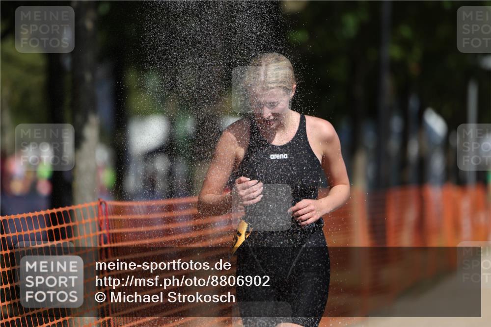 07.09.2025 - 19. Norderstedt Triathlon Michael Strokosch http://msf.ph/oto/8806902 07.09.2025 12:10:52 Laufen 300, 1155 meine-sportfotos.de