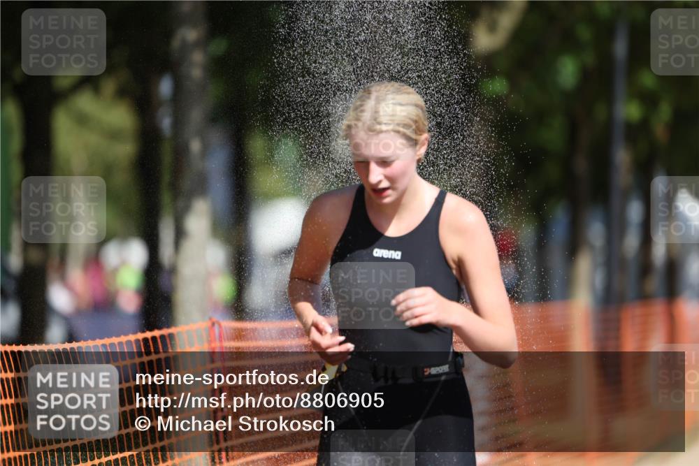 07.09.2025 - 19. Norderstedt Triathlon Michael Strokosch http://msf.ph/oto/8806905 07.09.2025 12:10:53 Laufen 300, 1155 meine-sportfotos.de