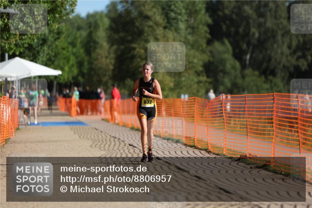 07.09.2025 - 19. Norderstedt Triathlon Michael Strokosch http://msf.ph/oto/8806957 07.09.2025 09:47:43 Laufen 575, 632 meine-sportfotos.de