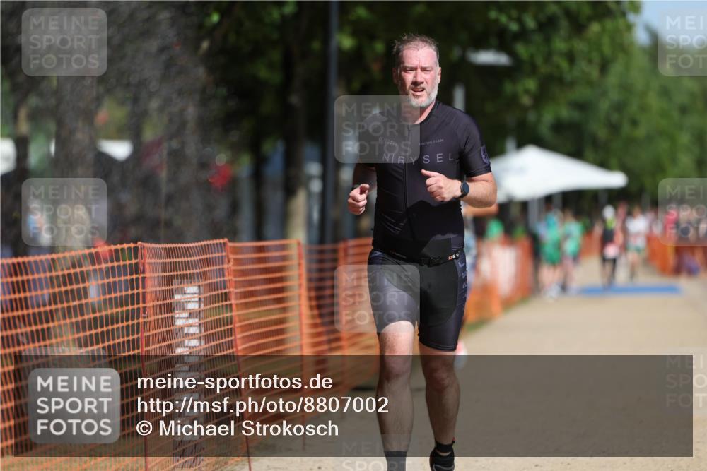 07.09.2025 - 19. Norderstedt Triathlon Michael Strokosch http://msf.ph/oto/8807002 07.09.2025 12:11:16 Laufen 729, 787 meine-sportfotos.de