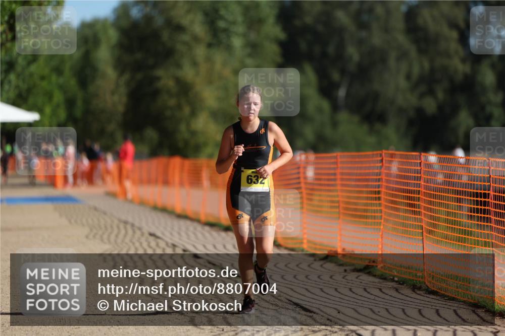 07.09.2025 - 19. Norderstedt Triathlon Michael Strokosch http://msf.ph/oto/8807004 07.09.2025 09:47:46 Laufen 632 meine-sportfotos.de