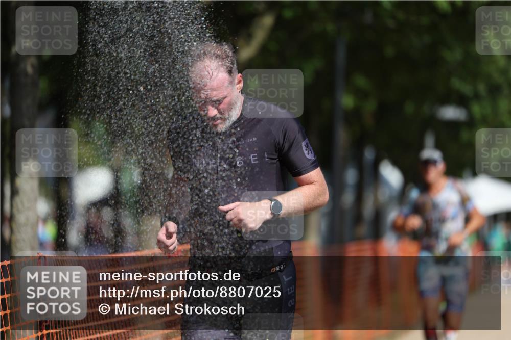 07.09.2025 - 19. Norderstedt Triathlon Michael Strokosch http://msf.ph/oto/8807025 07.09.2025 12:11:18 Laufen 729, 787 meine-sportfotos.de