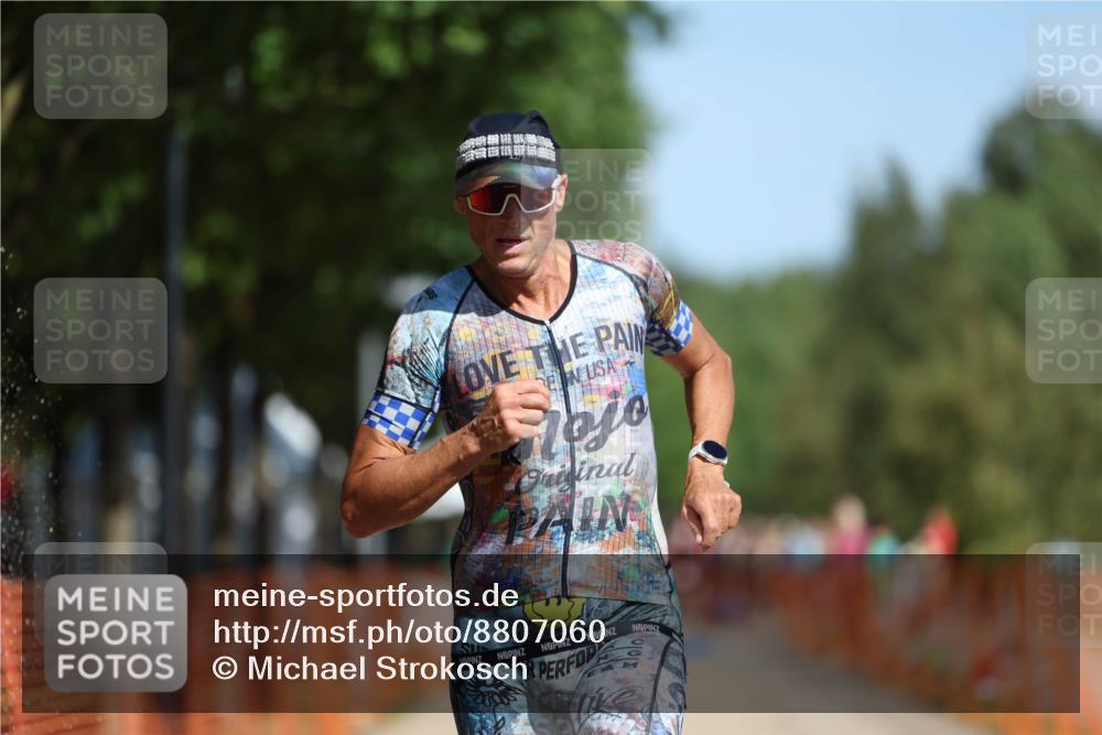 07.09.2025 - 19. Norderstedt Triathlon Michael Strokosch http://msf.ph/oto/8807060 07.09.2025 12:11:21 Laufen 729, 787 meine-sportfotos.de