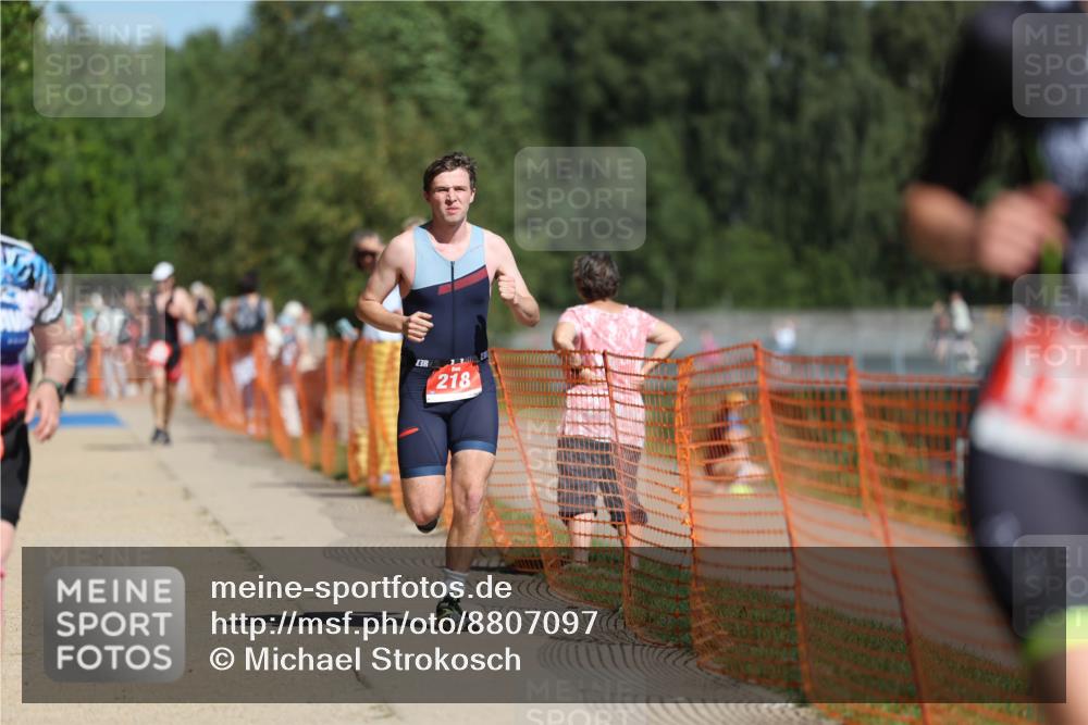 07.09.2025 - 19. Norderstedt Triathlon Michael Strokosch http://msf.ph/oto/8807097 07.09.2025 12:40:47 Laufen 218, 233, 1392 meine-sportfotos.de