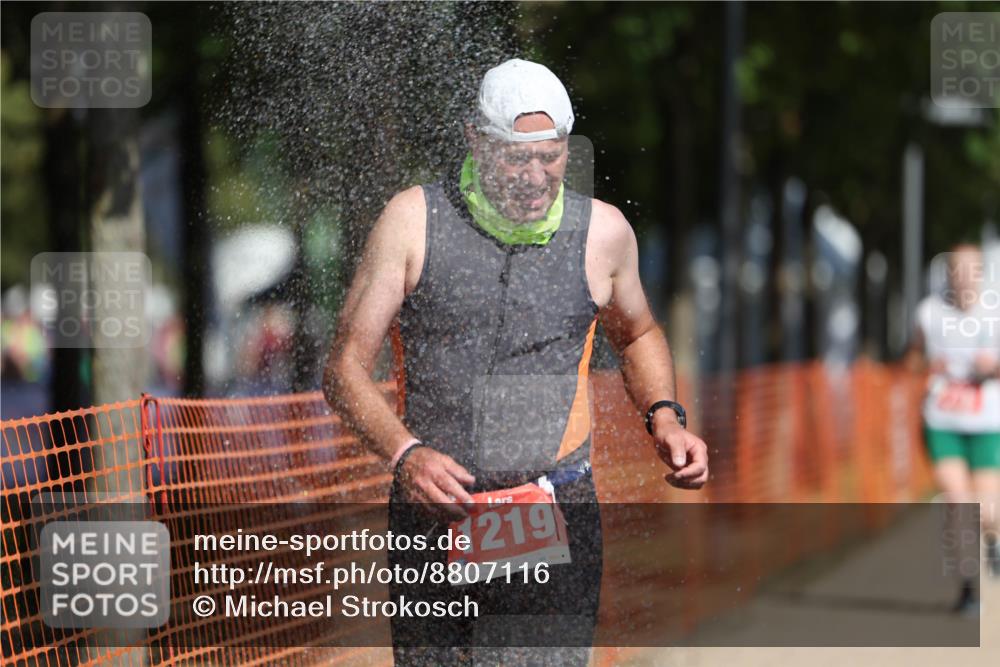 07.09.2025 - 19. Norderstedt Triathlon Michael Strokosch http://msf.ph/oto/8807116 07.09.2025 12:11:36 Laufen 719, 1219 meine-sportfotos.de