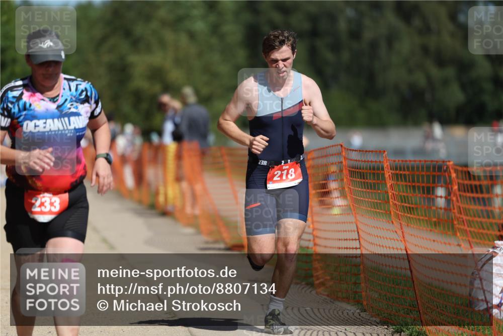 07.09.2025 - 19. Norderstedt Triathlon Michael Strokosch http://msf.ph/oto/8807134 07.09.2025 12:40:48 Laufen 218, 233, 1387, 1392 meine-sportfotos.de