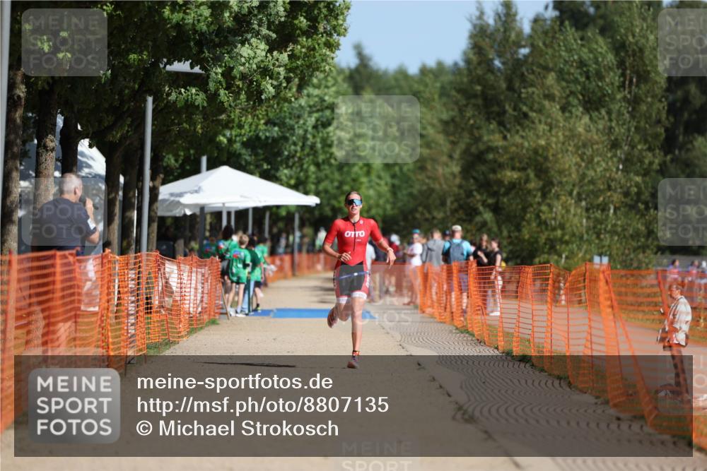 07.09.2025 - 19. Norderstedt Triathlon Michael Strokosch http://msf.ph/oto/8807135 07.09.2025 11:29:37 Laufen 231 meine-sportfotos.de