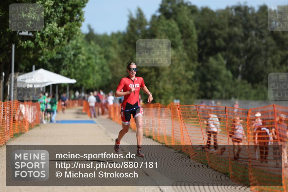 07.09.2025 - 19. Norderstedt Triathlon Michael Strokosch http://msf.ph/oto/8807181 07.09.2025 11:29:40 Laufen 231 meine-sportfotos.de