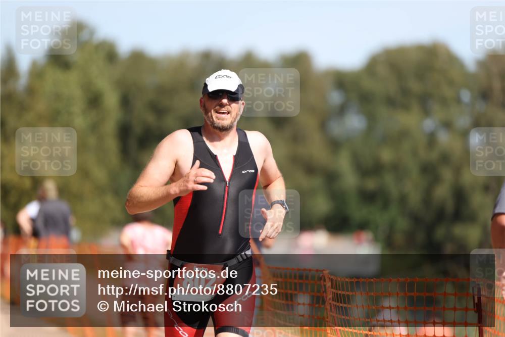 07.09.2025 - 19. Norderstedt Triathlon Michael Strokosch http://msf.ph/oto/8807235 07.09.2025 12:41:01 Laufen 802 meine-sportfotos.de
