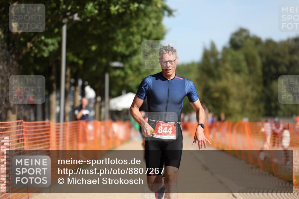 07.09.2025 - 19. Norderstedt Triathlon Michael Strokosch http://msf.ph/oto/8807267 07.09.2025 11:30:09 Laufen 844, 1323 meine-sportfotos.de