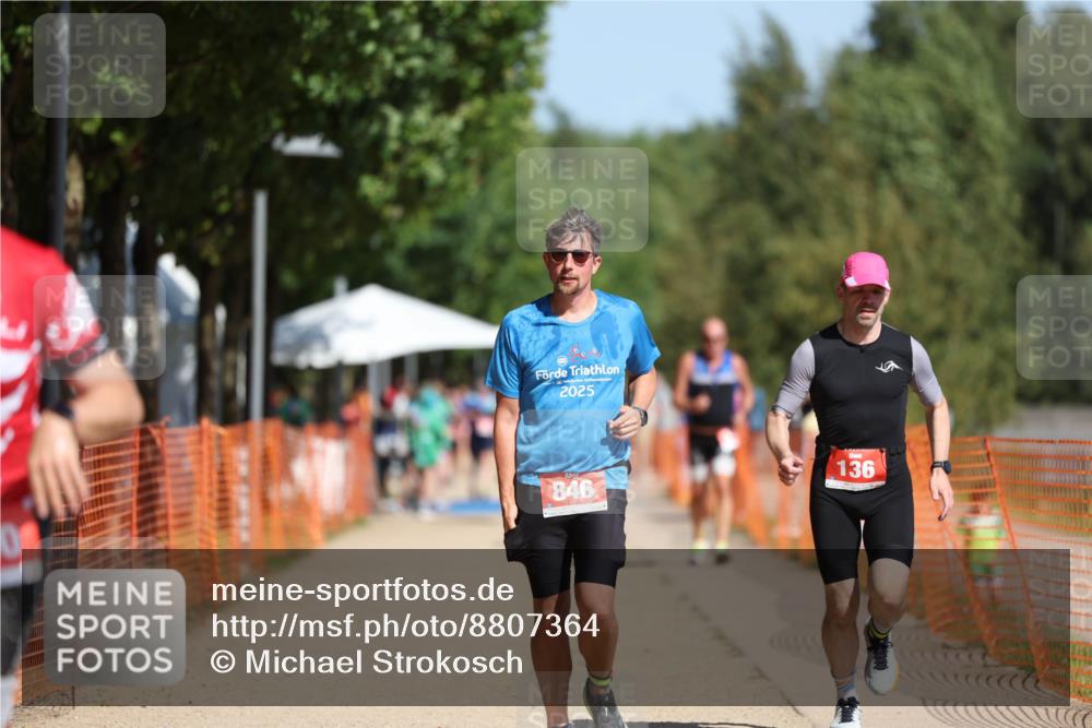 07.09.2025 - 19. Norderstedt Triathlon Michael Strokosch http://msf.ph/oto/8807364 07.09.2025 12:12:46 Laufen 136, 800, 846 meine-sportfotos.de