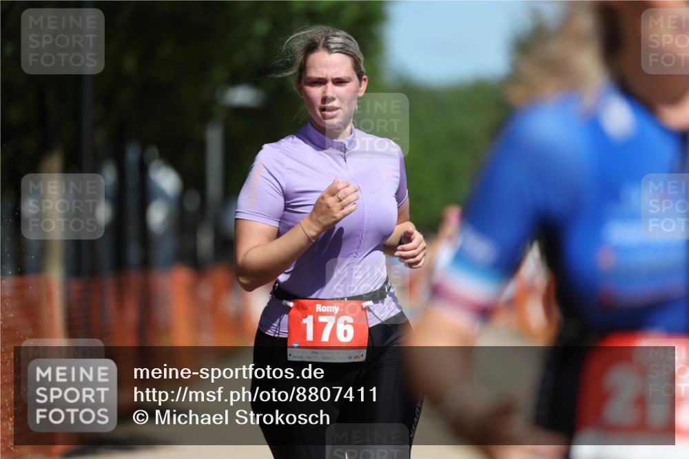07.09.2025 - 19. Norderstedt Triathlon Michael Strokosch http://msf.ph/oto/8807411 07.09.2025 12:41:20 Laufen 176, 213, 767, 1296 meine-sportfotos.de