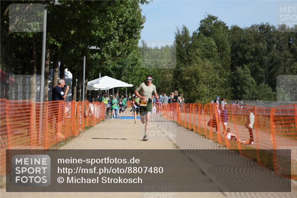 07.09.2025 - 19. Norderstedt Triathlon Michael Strokosch http://msf.ph/oto/8807480 07.09.2025 11:30:45 Laufen 1188 meine-sportfotos.de
