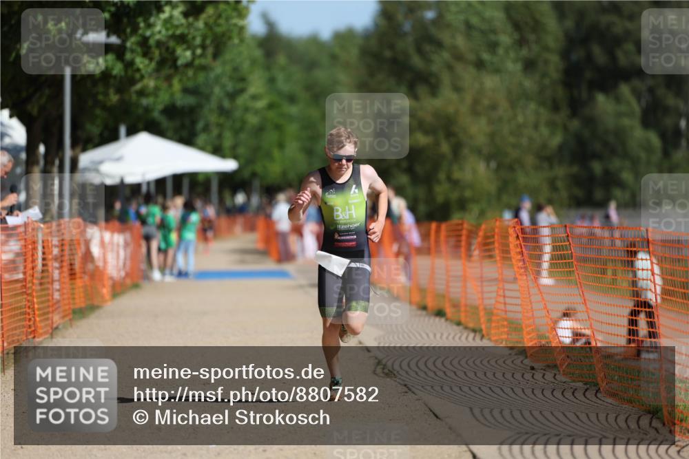 07.09.2025 - 19. Norderstedt Triathlon Michael Strokosch http://msf.ph/oto/8807582 07.09.2025 11:30:52 Laufen 1180, 1188 meine-sportfotos.de