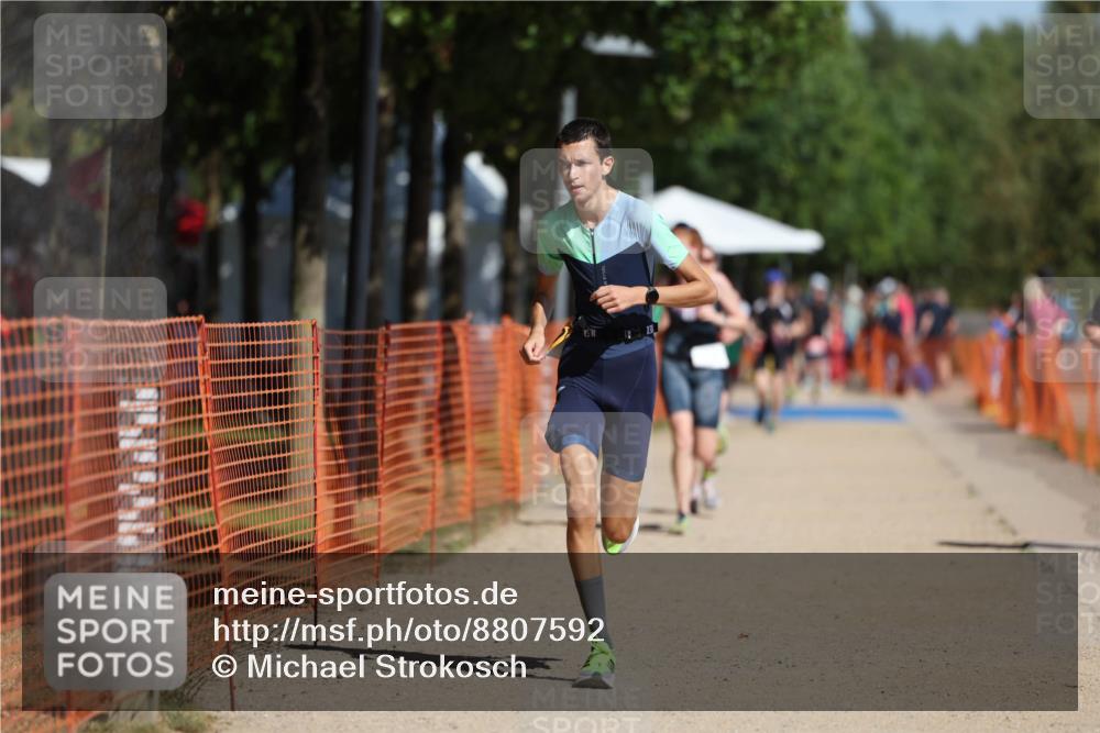 07.09.2025 - 19. Norderstedt Triathlon Michael Strokosch http://msf.ph/oto/8807592 07.09.2025 12:13:26 Laufen 229, 765, 1182, 1190 meine-sportfotos.de