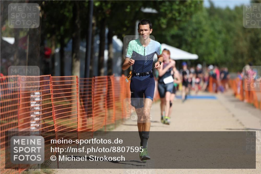 07.09.2025 - 19. Norderstedt Triathlon Michael Strokosch http://msf.ph/oto/8807595 07.09.2025 12:13:26 Laufen 229, 765, 1182, 1190 meine-sportfotos.de