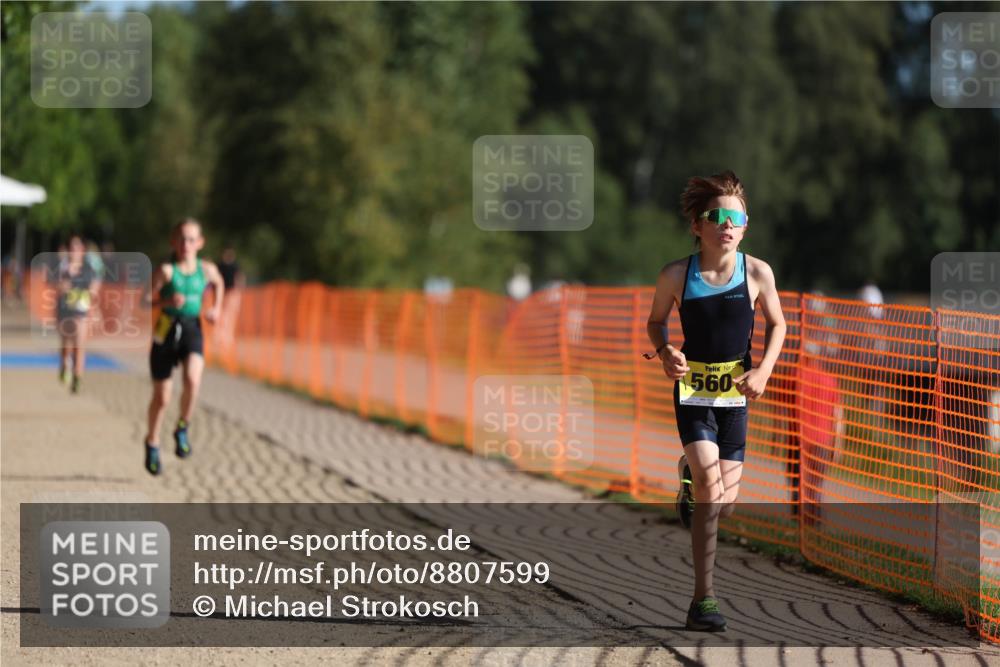07.09.2025 - 19. Norderstedt Triathlon Michael Strokosch http://msf.ph/oto/8807599 07.09.2025 09:49:01 Laufen 560, 581 meine-sportfotos.de