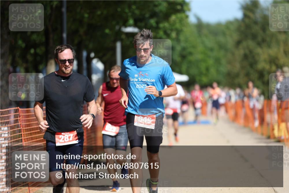 07.09.2025 - 19. Norderstedt Triathlon Michael Strokosch http://msf.ph/oto/8807615 07.09.2025 12:41:38 Laufen 164, 287, 823, 846, 1350 meine-sportfotos.de