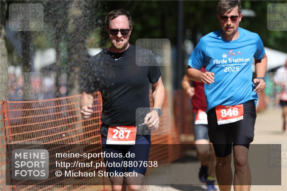 07.09.2025 - 19. Norderstedt Triathlon Michael Strokosch http://msf.ph/oto/8807638 07.09.2025 12:41:39 Laufen 164, 287, 823, 846, 1350 meine-sportfotos.de