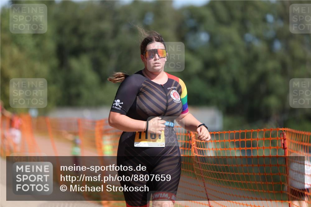 07.09.2025 - 19. Norderstedt Triathlon Michael Strokosch http://msf.ph/oto/8807659 07.09.2025 12:13:36 Laufen 306, 765, 1161, 1182 meine-sportfotos.de