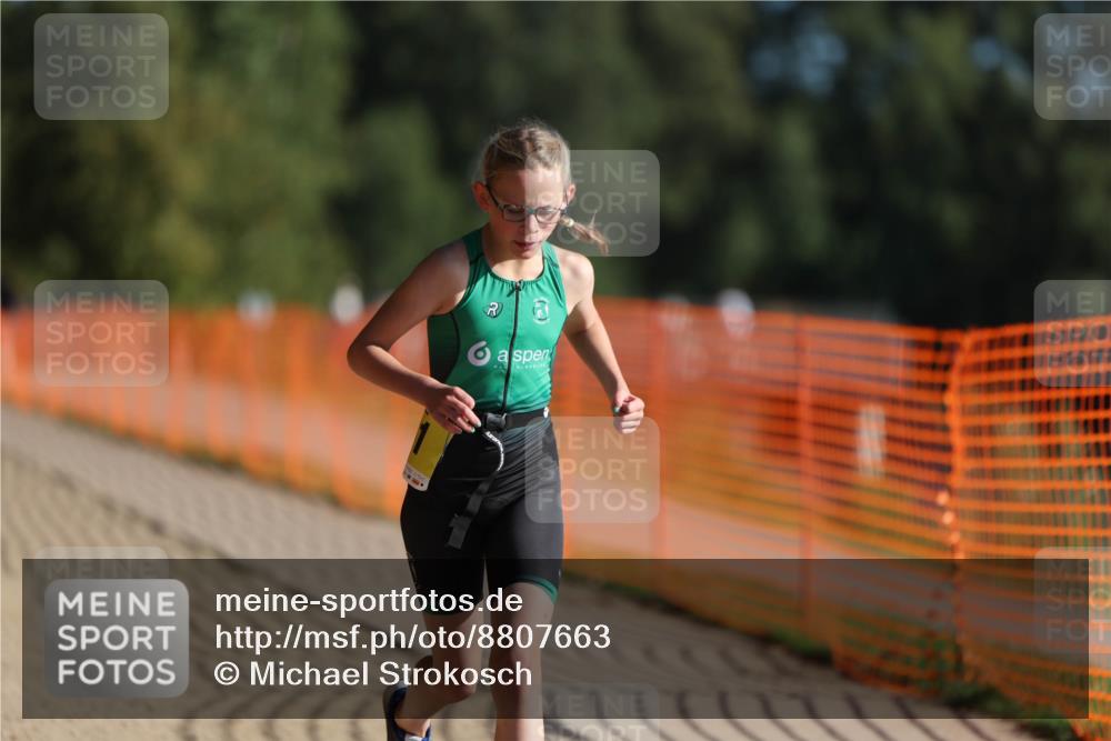 07.09.2025 - 19. Norderstedt Triathlon Michael Strokosch http://msf.ph/oto/8807663 07.09.2025 09:49:06 Laufen 560, 581 meine-sportfotos.de